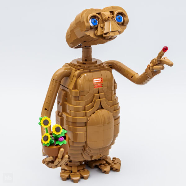 ▻ Review : LEGO Wednesday 76784 Black Dahlia Flower - HOTH BRICKS